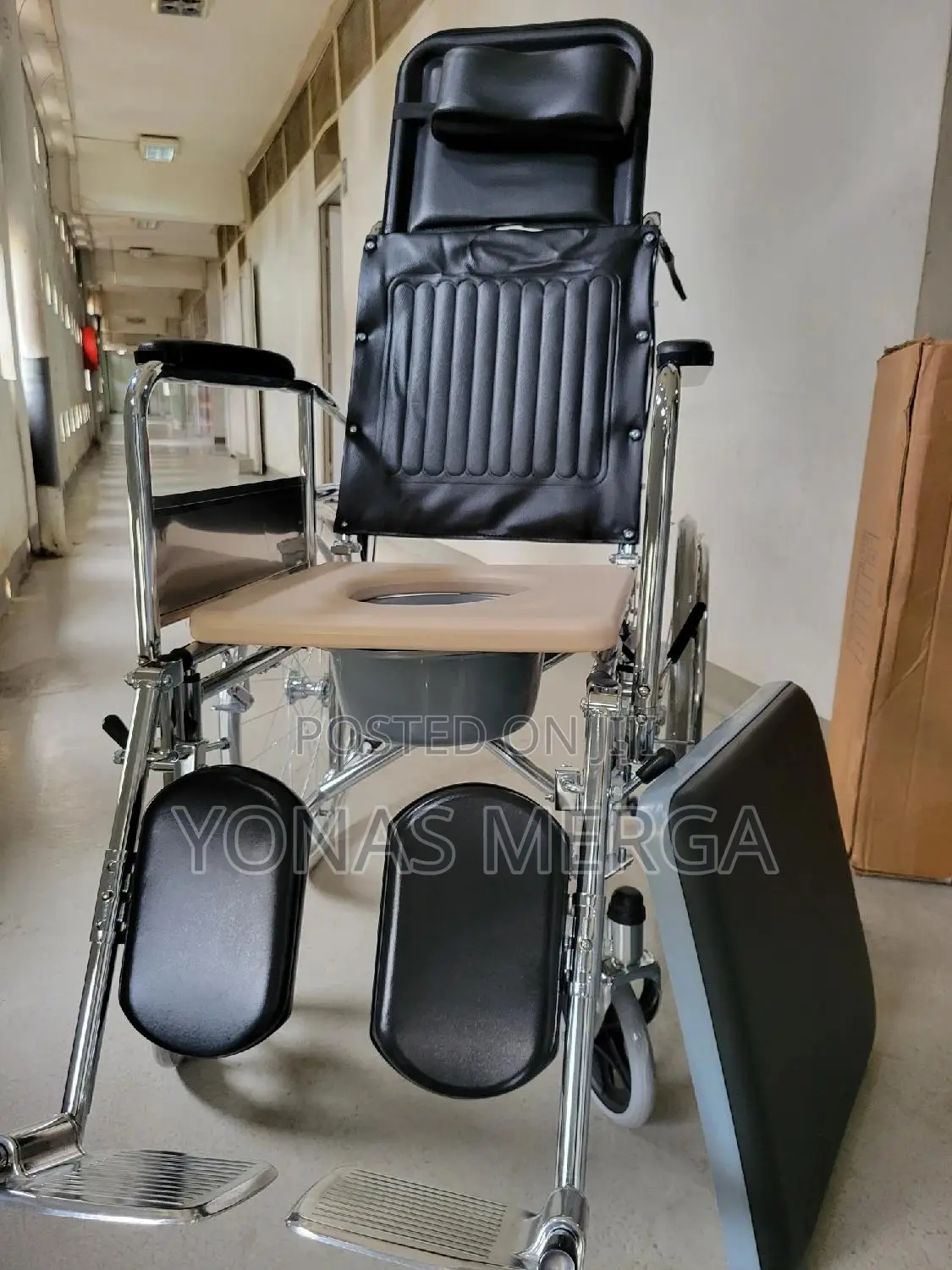 Toilet Wheelchair With Solid Tires/Are More Load_bearing Cap