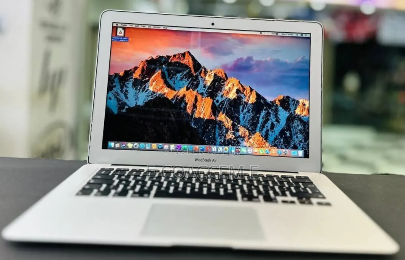 New Laptop Apple MacBook 8GB Intel Core I5 SSD 128GB