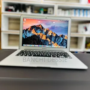 New Laptop Apple MacBook Pro 2017 8GB Intel Core I5 SSD 128GB