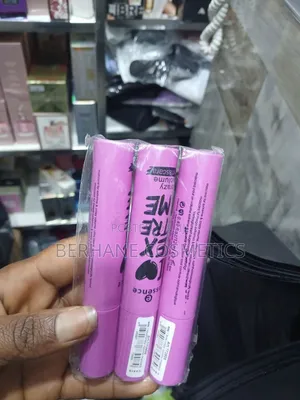 Photo - Essence Extreme Mascara