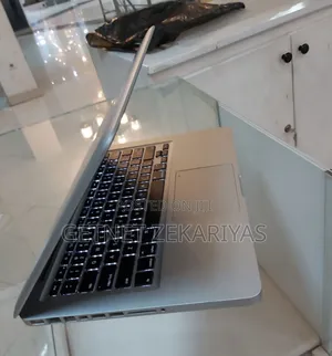 New Laptop Apple MacBook Pro 2012 4GB Intel Core I5 SSD 128GB