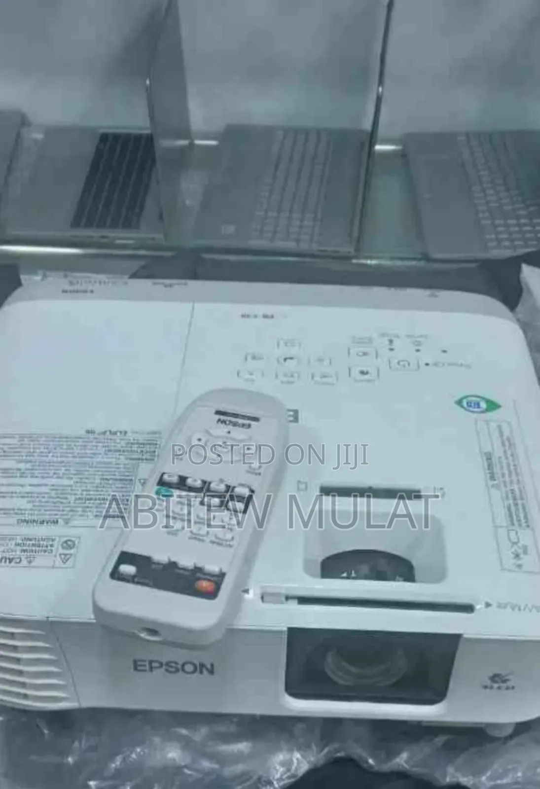 EPSON Projector (Dubai Used) Has Remote