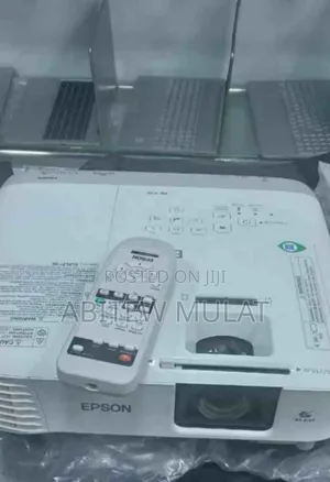 Photo - EPSON Projector (Dubai Used) Has Remote