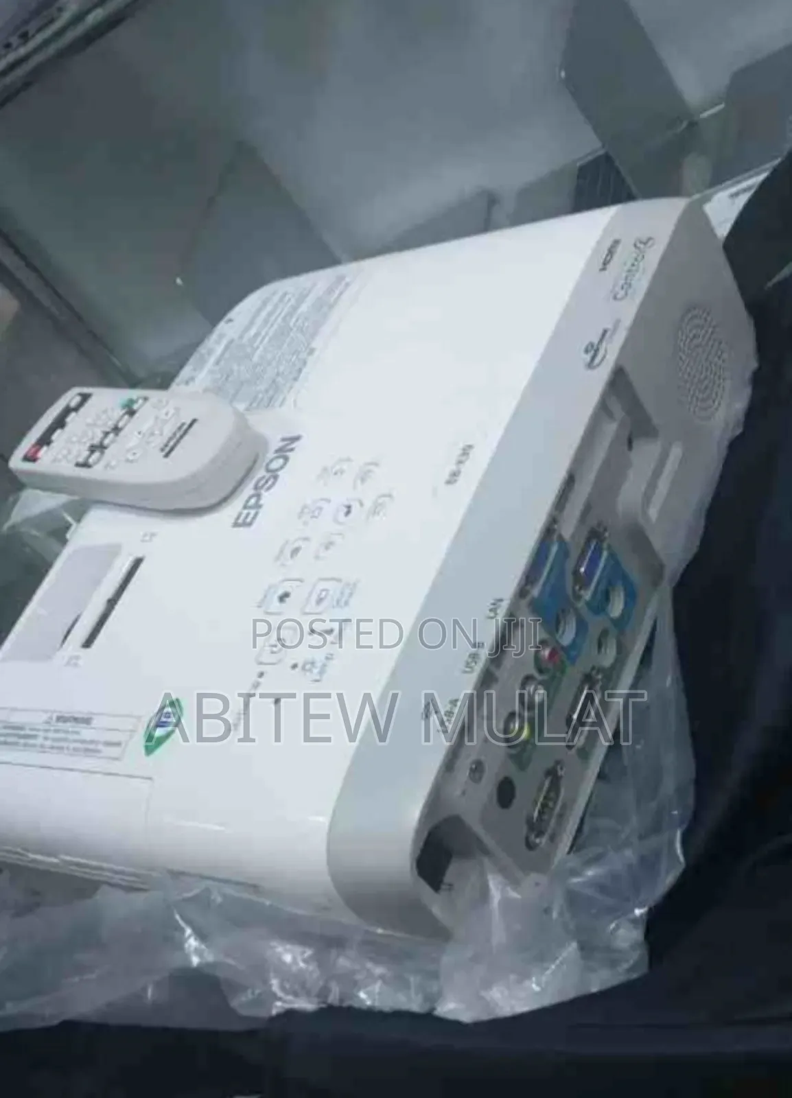 EPSON Projector (Dubai Used) Has Remote