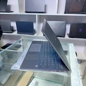 New Laptop HP ZBook 15u G5 16GB Intel Core I7 SSD 512GB