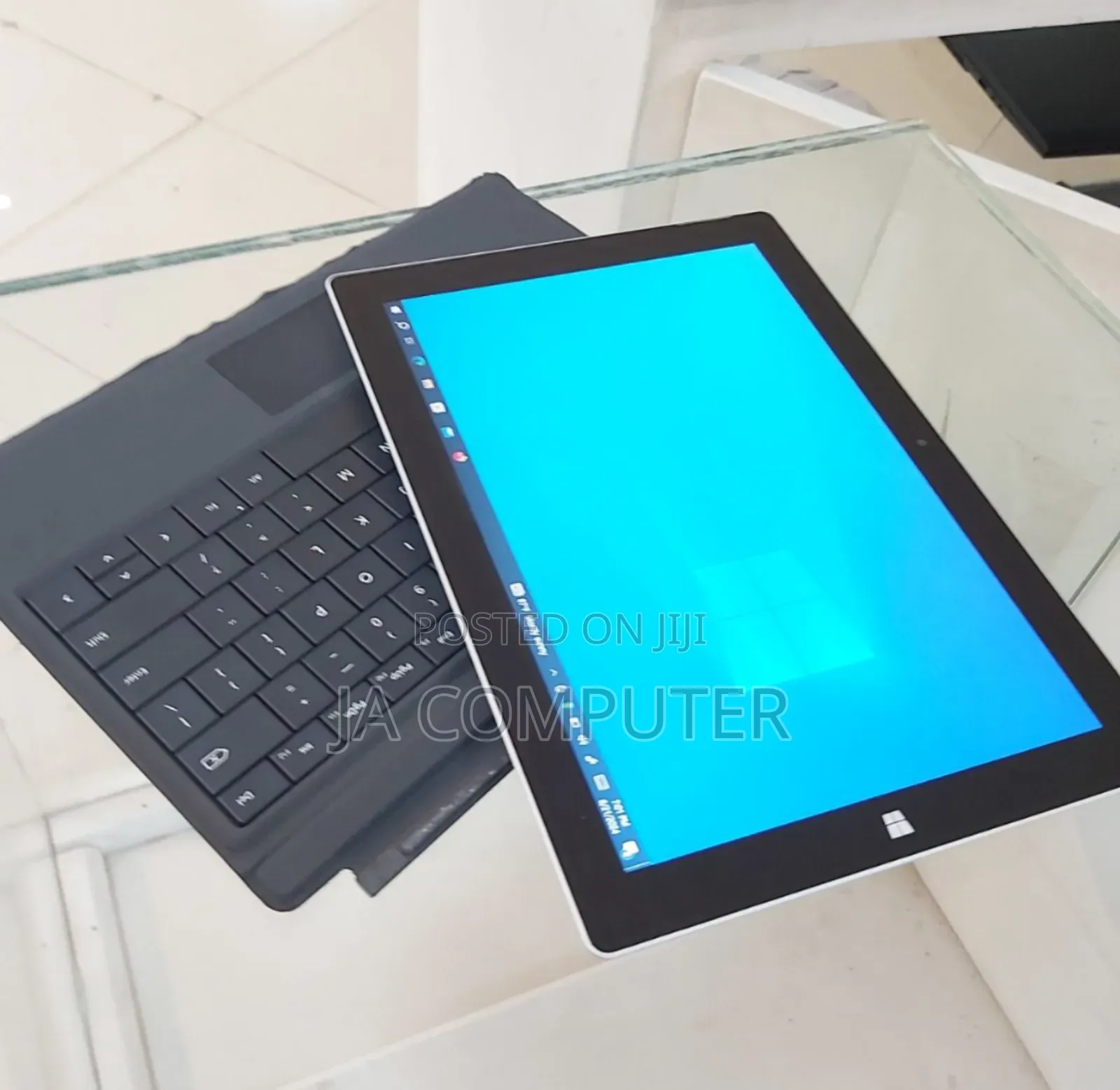 Laptop Microsoft Surface Pro 4GB Intel Atom SSD 128GB