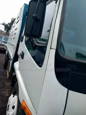 Isuzu Obama Cinat Mekina