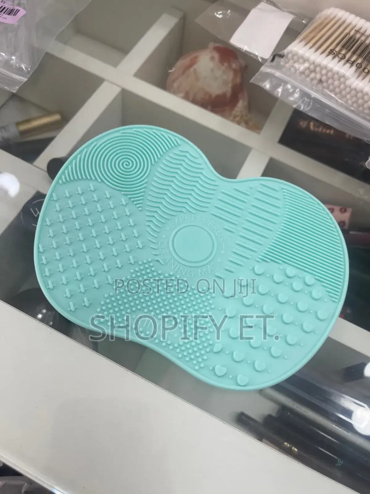 Makeup Brush Cleaner (Shien)