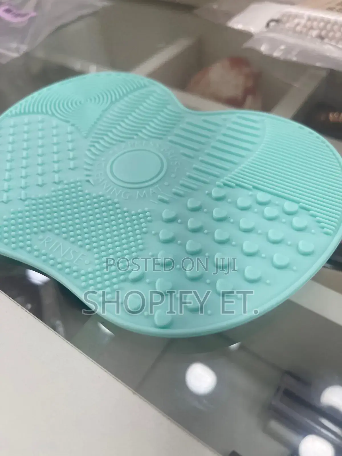 Makeup Brush Cleaner (Shien)