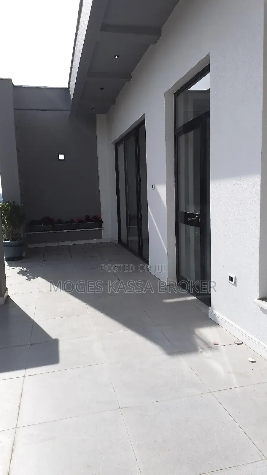9bdrm Townhouse/Terrace in ቦሌ ቡልቡላ የሚሸጥ በጣም, Yeka for sale