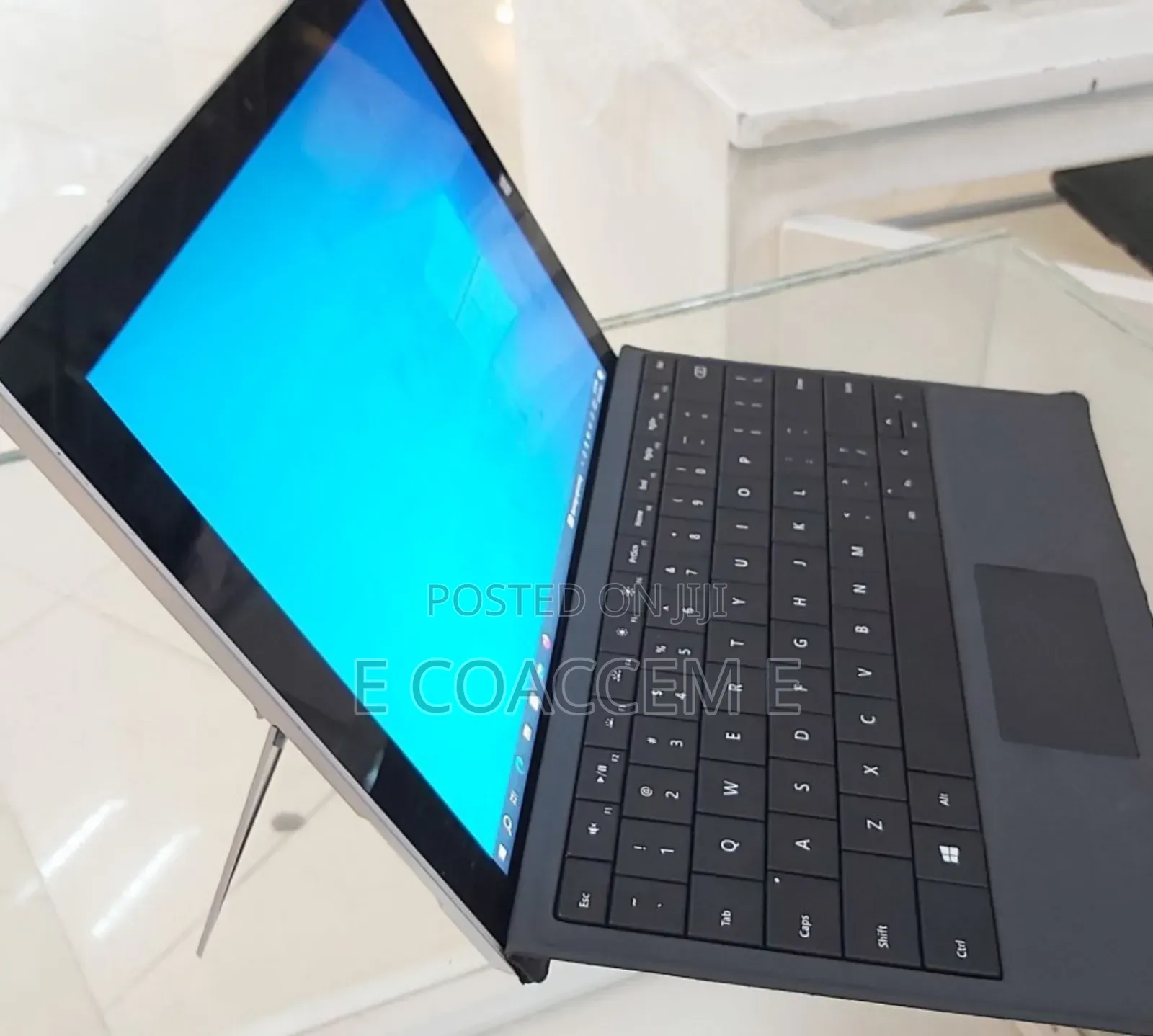 Laptop Microsoft Surface 4GB Intel Atom SSD 128GB