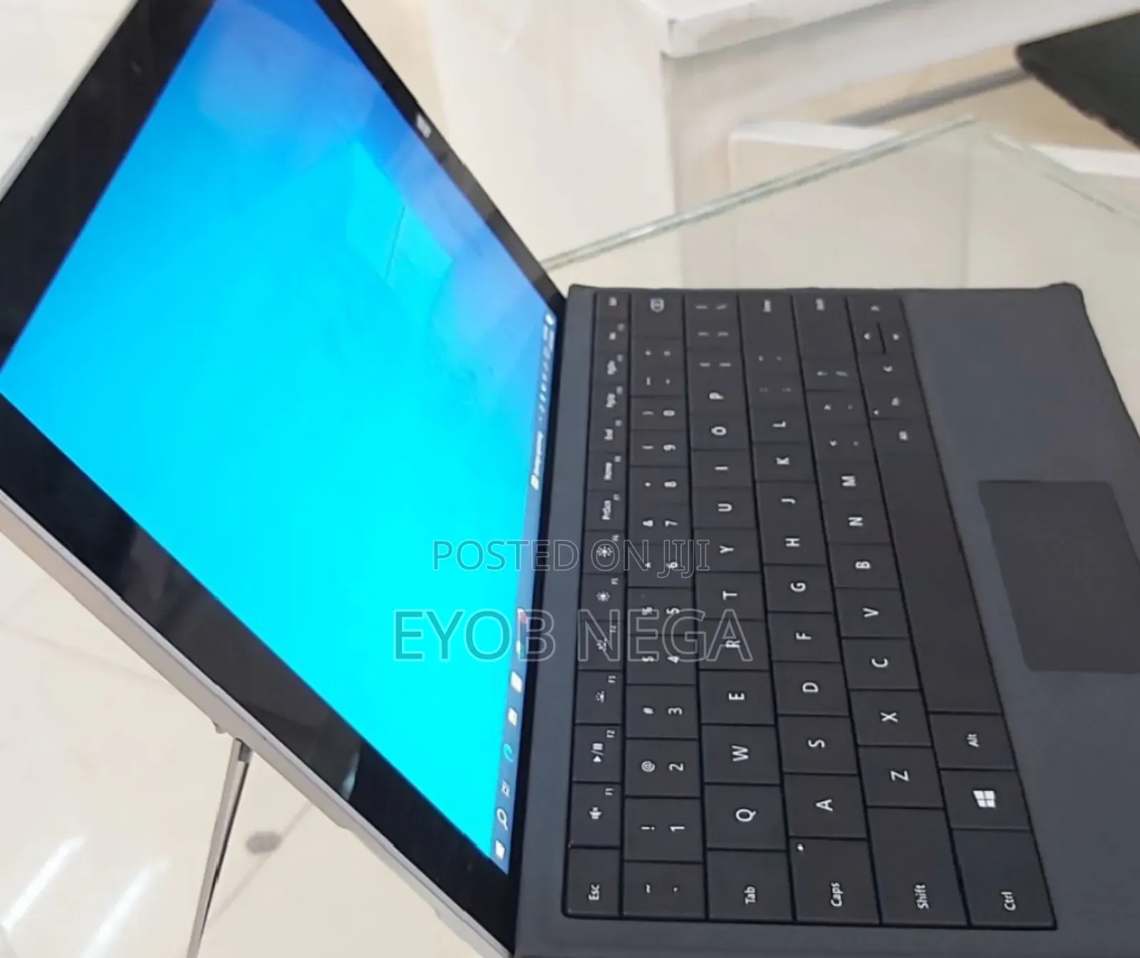 New Laptop Microsoft Surface Pro 4GB Intel Atom SSD 128GB