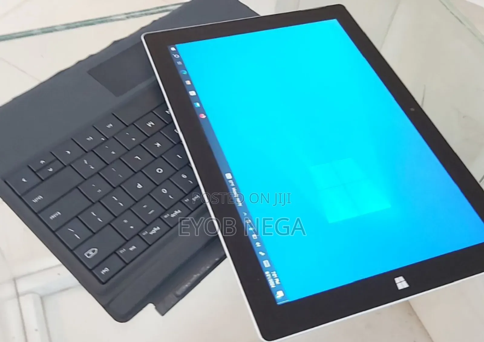 New Laptop Microsoft Surface Pro 4GB Intel Atom SSD 128GB