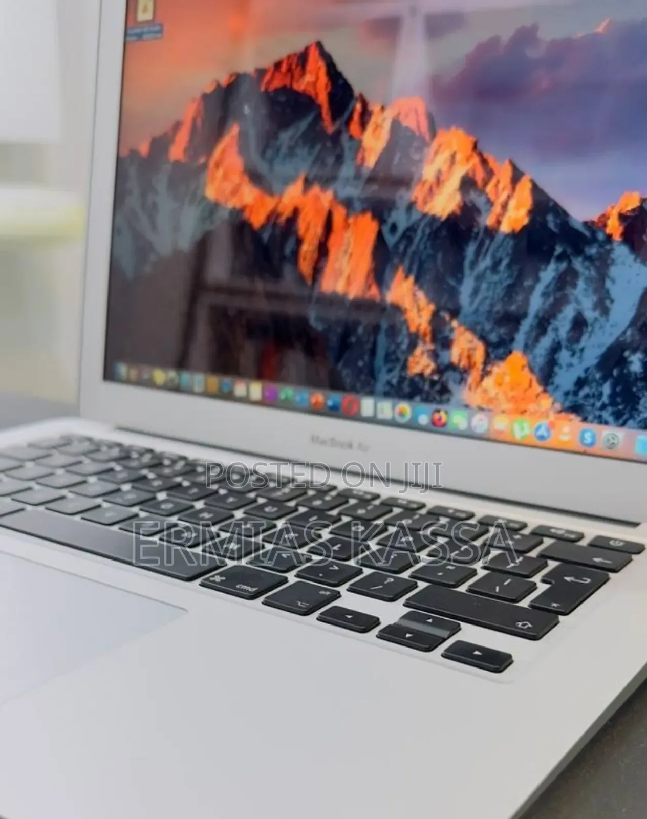 New Laptop Apple MacBook Air 2017 8GB Intel Core I5 SSD 128GB