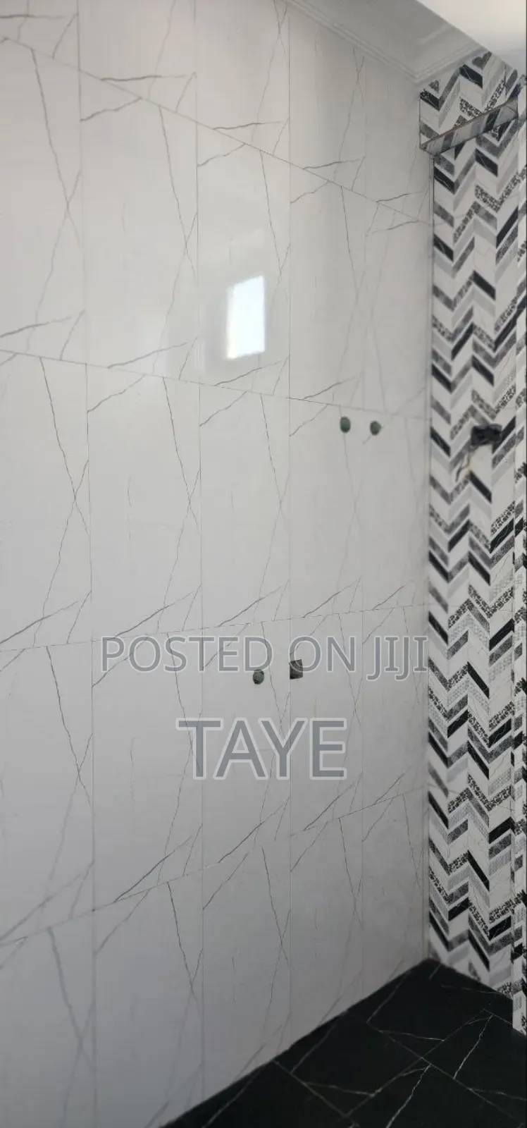 3bdrm Apartment in Alpha, Yeka for sale