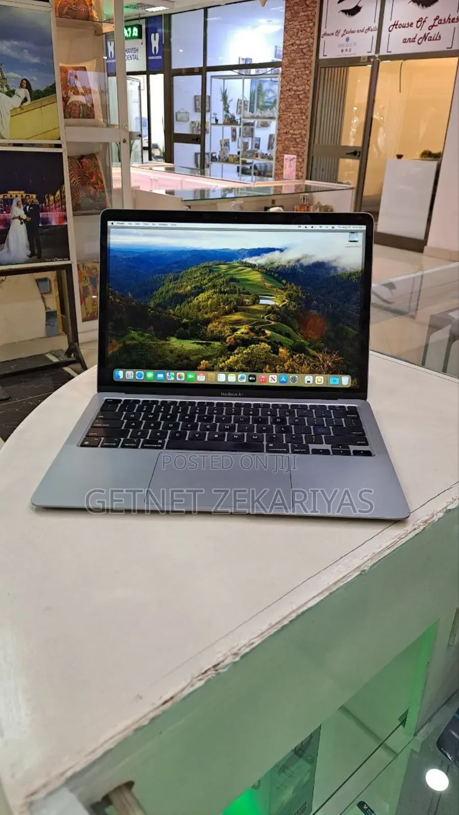 New Laptop Apple MacBook Air 2020 M1 8GB Apple M1 SSD 256GB