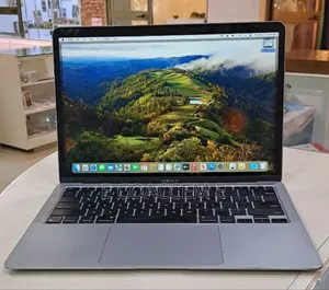 Photo - New Laptop Apple MacBook 8GB Apple M1 SSD 256GB