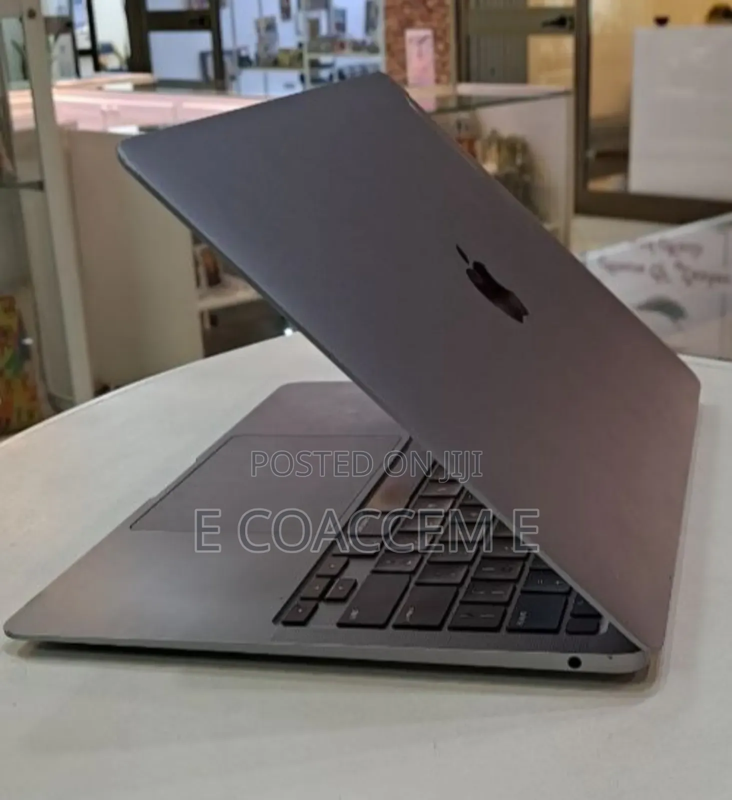 New Laptop Apple MacBook 8GB Apple M1 SSD 256GB