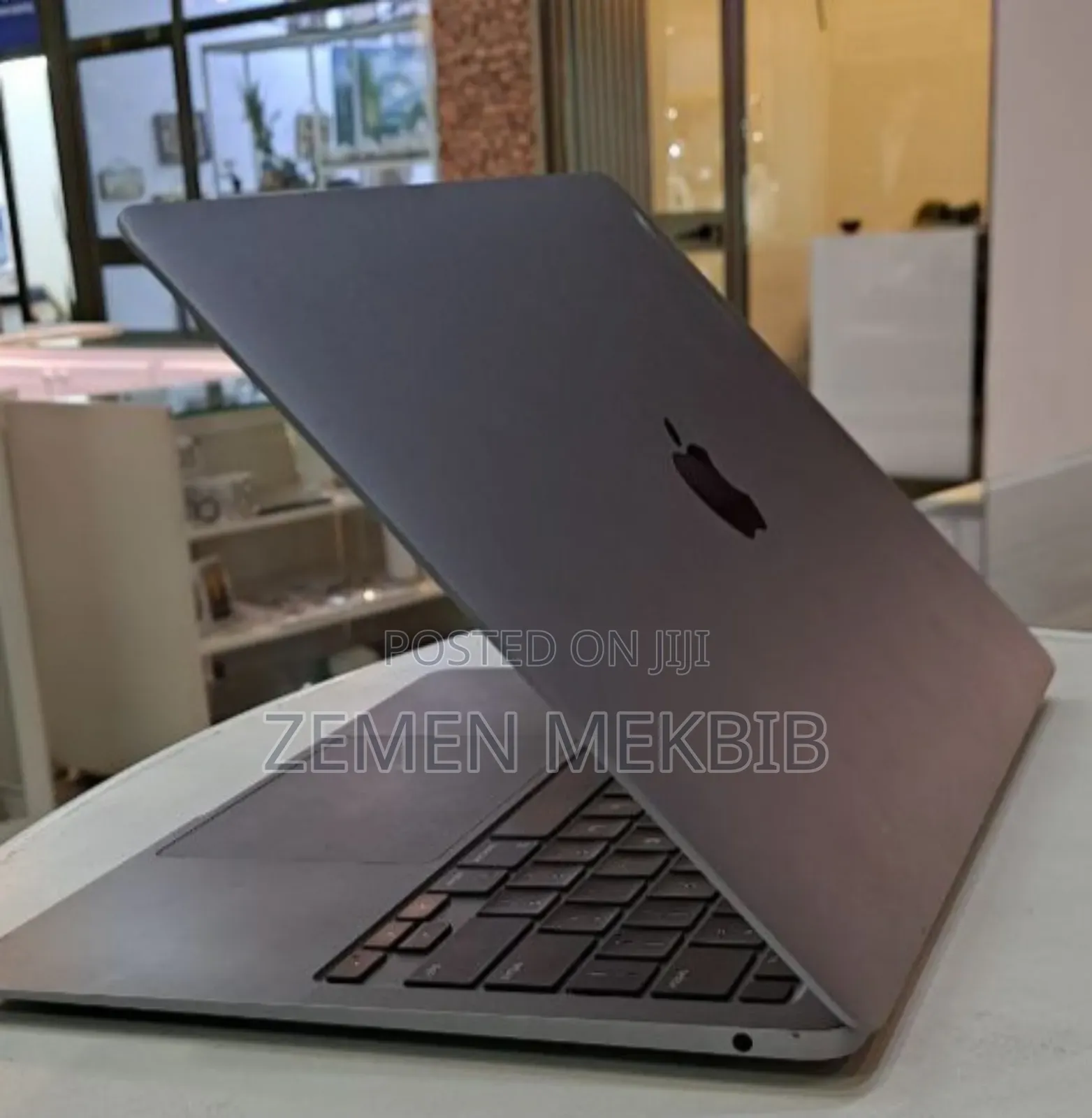 New Laptop Apple MacBook Air 2020 M1 8GB Intel Core I7 SSD 256GB