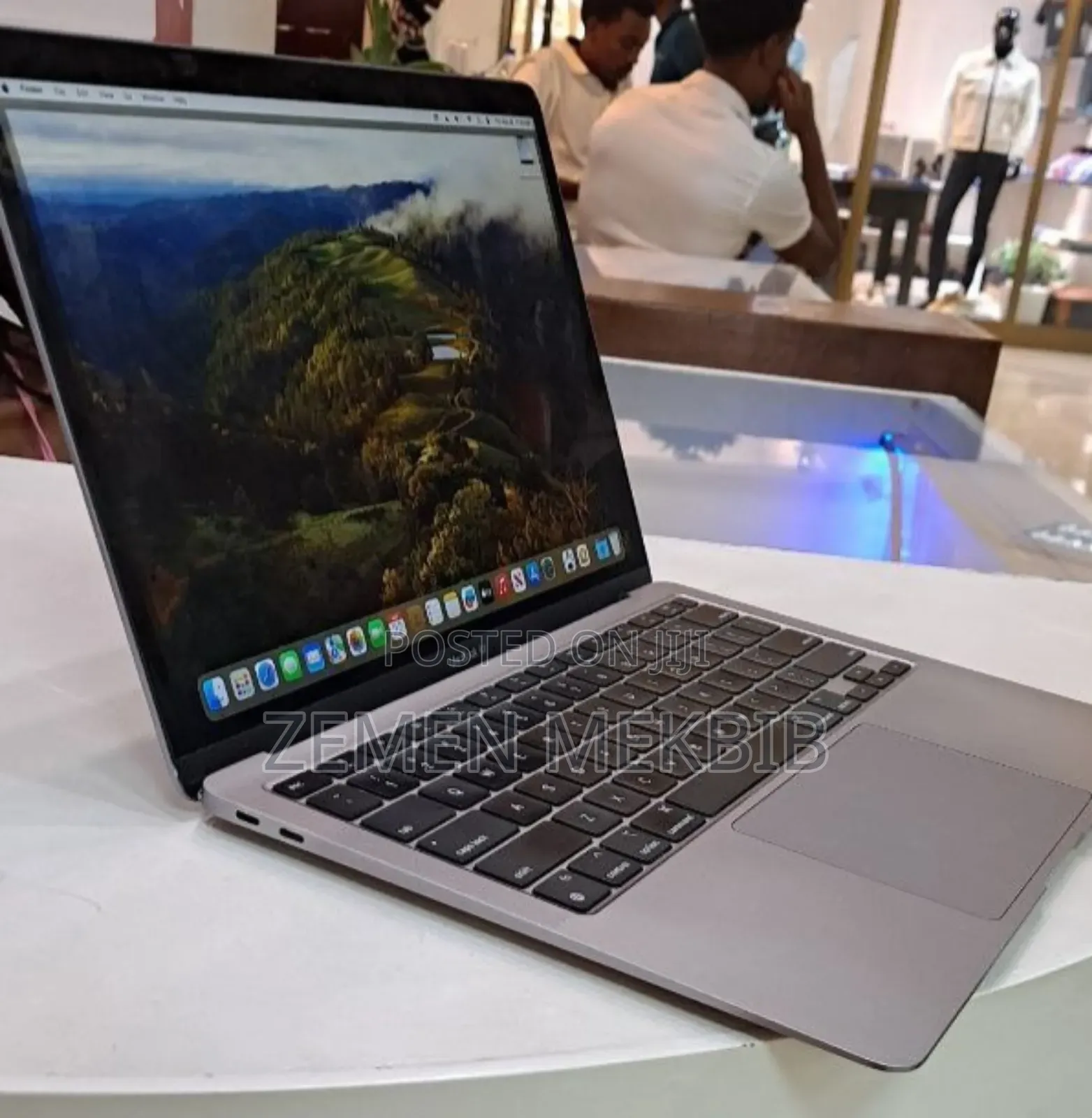 New Laptop Apple MacBook Air 2020 M1 8GB Intel Core I7 SSD 256GB