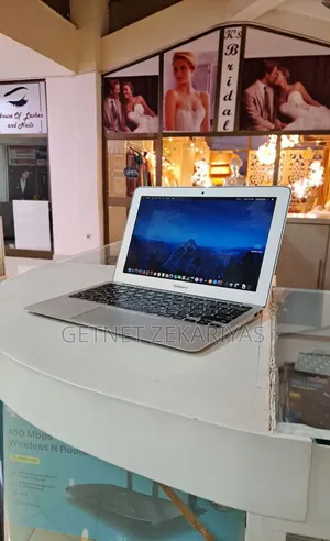 New Laptop Apple MacBook Air 2015 4GB Intel Core I5 SSD 128GB