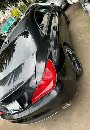 Mercedes-Benz C200 2016 Black