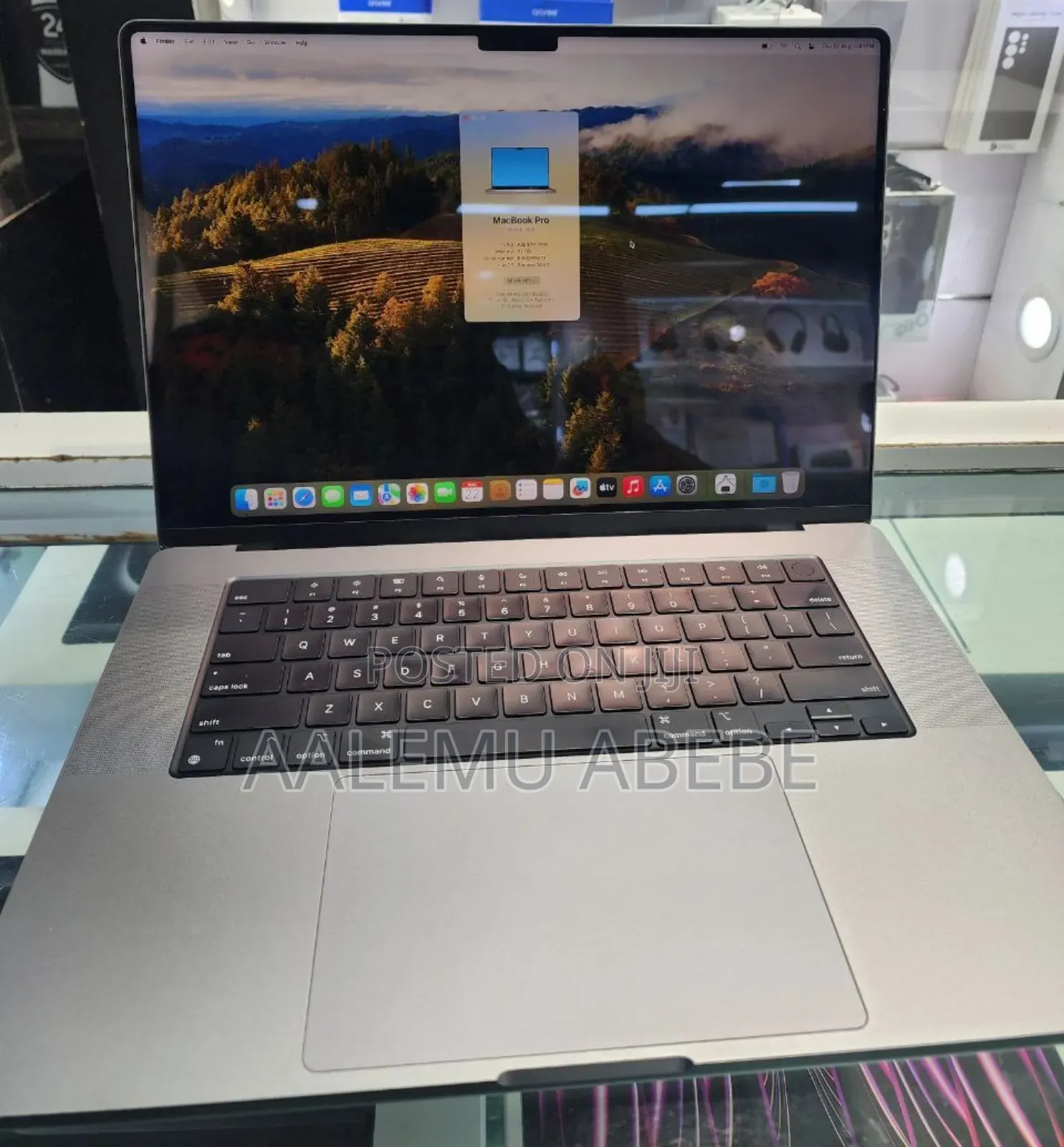 New Laptop Apple MacBook Pro 2023 M2 Max 16-Inch 16GB Apple M1 SSD 1T