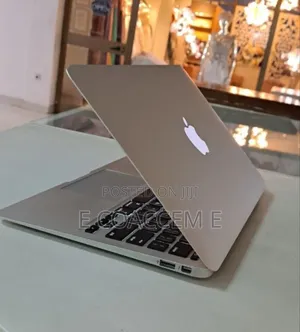 New Laptop Apple MacBook 4GB Intel Core I5 SSD 128GB