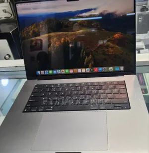 New Laptop Apple MacBook 32GB Apple M1 Pro SSD 1T