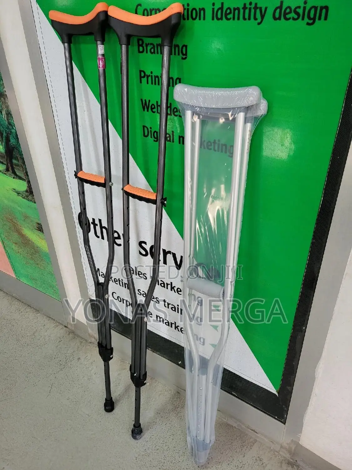 Medical Crutches, Spring Shock Absorption,Thickened Foot Cap