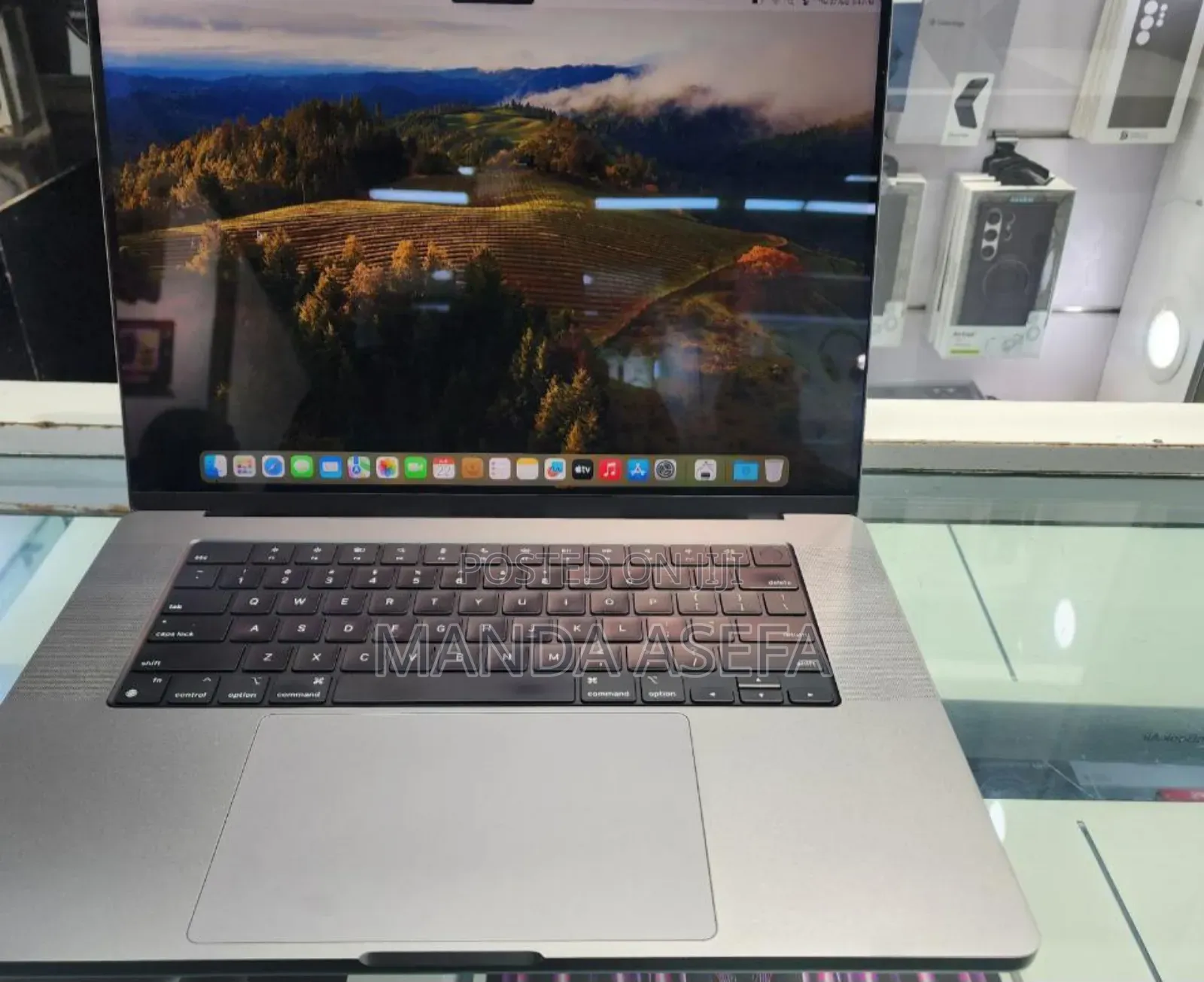 New Laptop Apple MacBook Pro M1 16GB Apple M1 SSD 1T