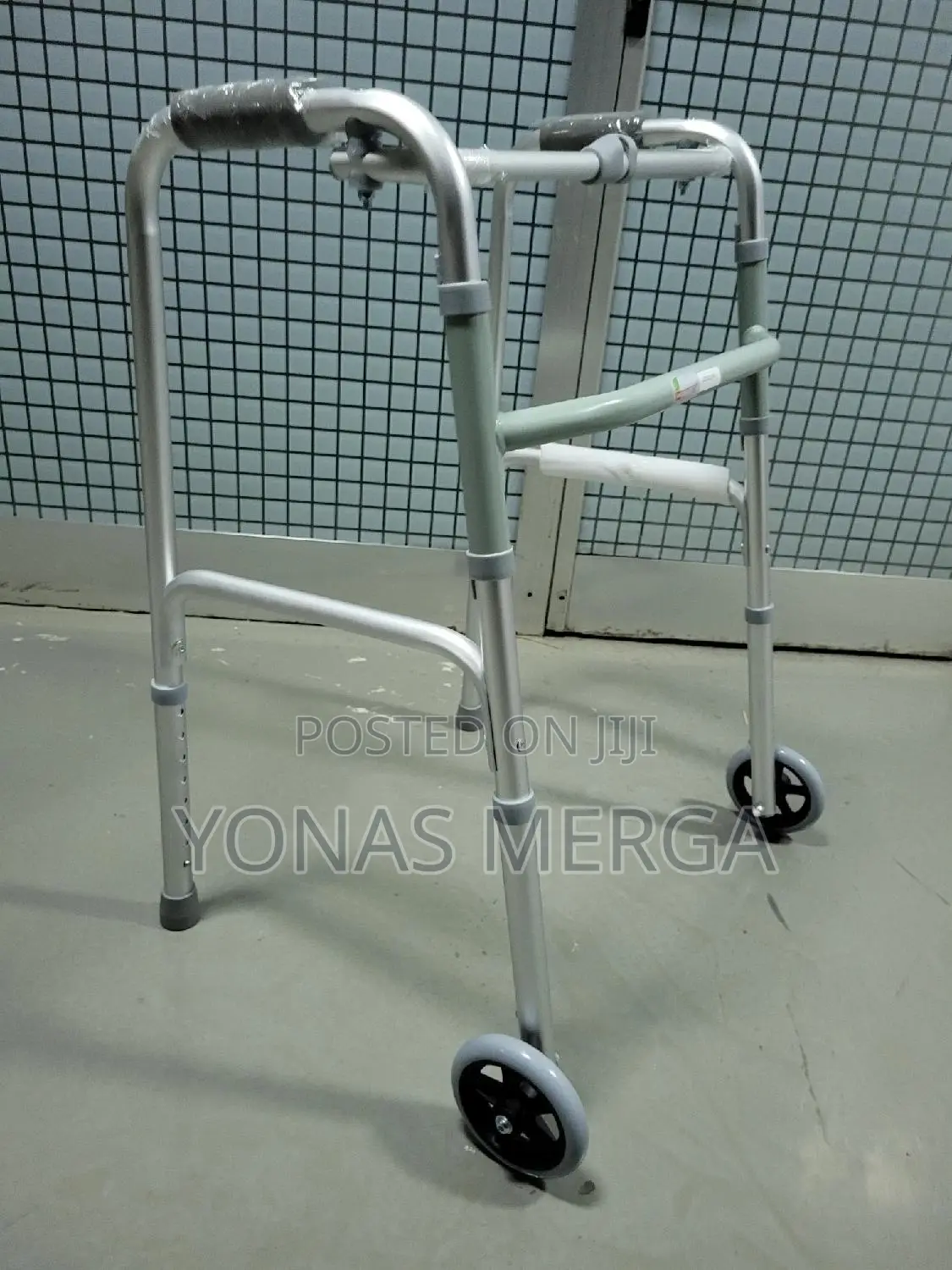 Adult Folding Paddle Walker,/Folding WALKER W/ WHEEL KY912