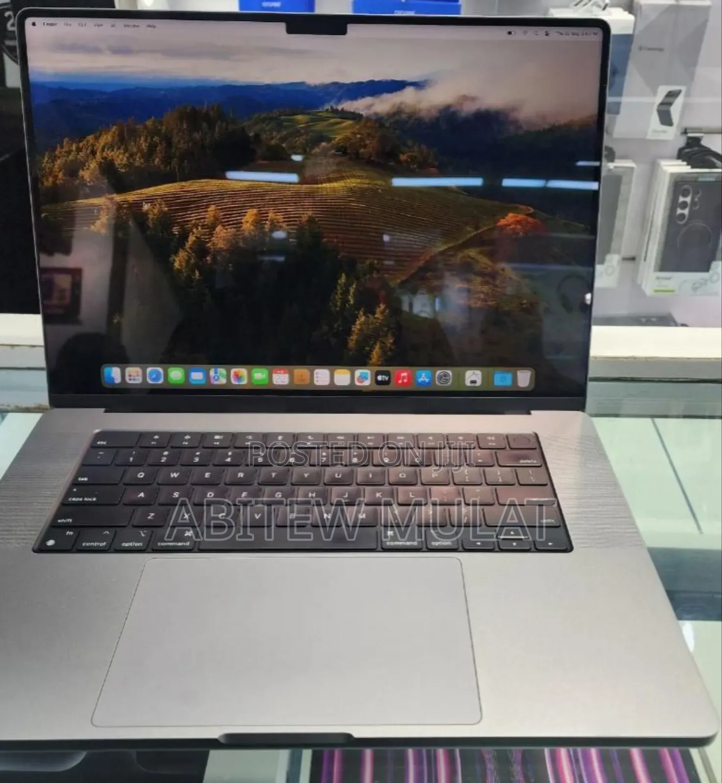 New Laptop Apple MacBook Pro 2021 M1 32GB Apple M1 SSD 1T