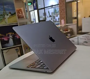 New Laptop Apple MacBook Air 2020 M1 8GB Intel Core I7 SSD 256GB