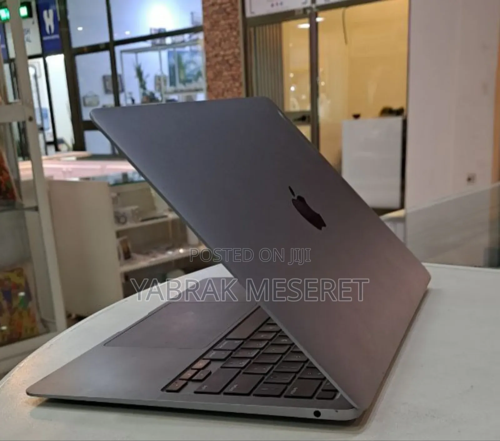 New Laptop Apple MacBook Air 2020 M1 8GB Intel Core I7 SSD 256GB