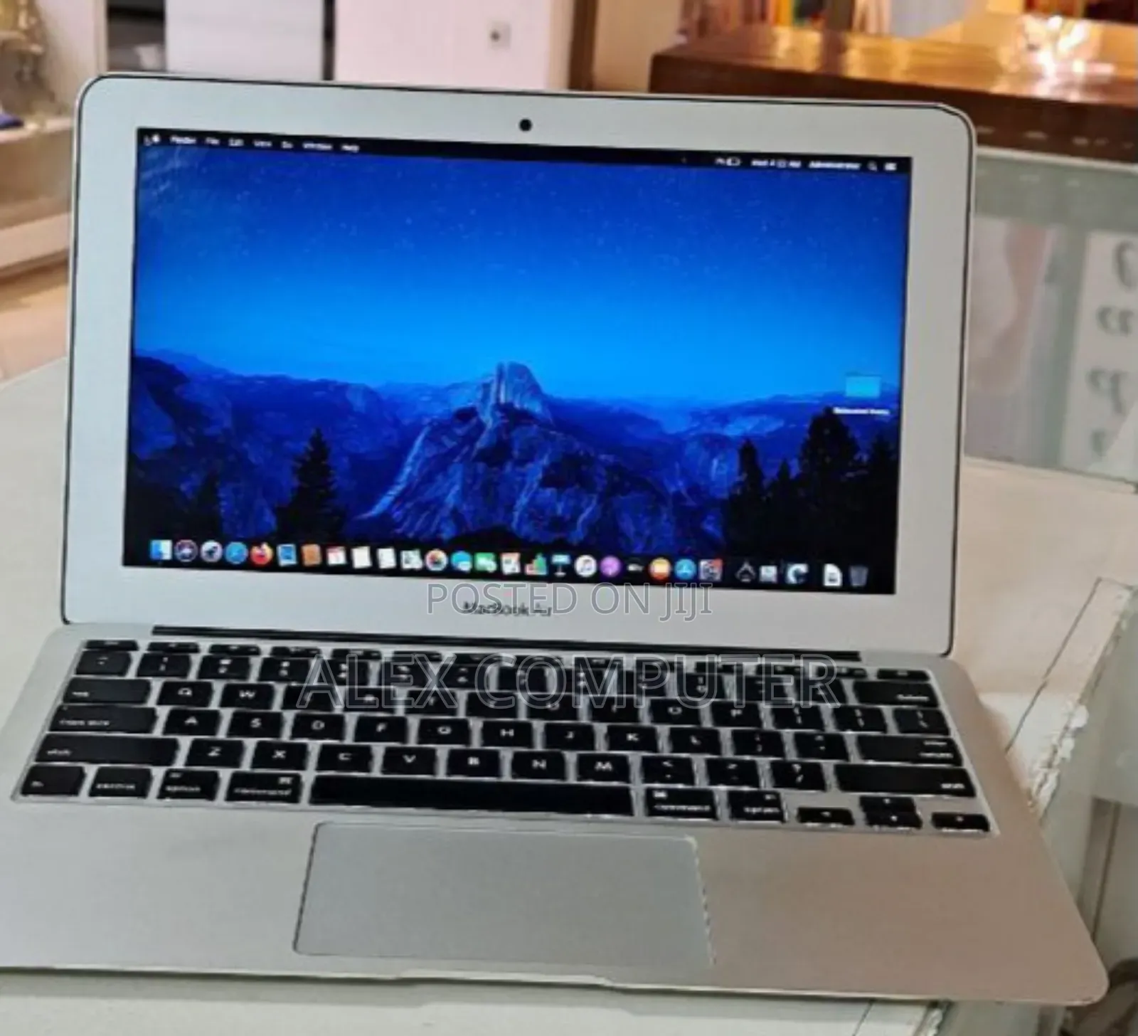 New Laptop Apple MacBook Air 2015 4GB Intel Core I5 SSD 512GB