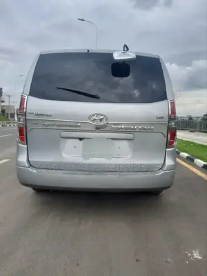 Hyundai H1 2016 Silver