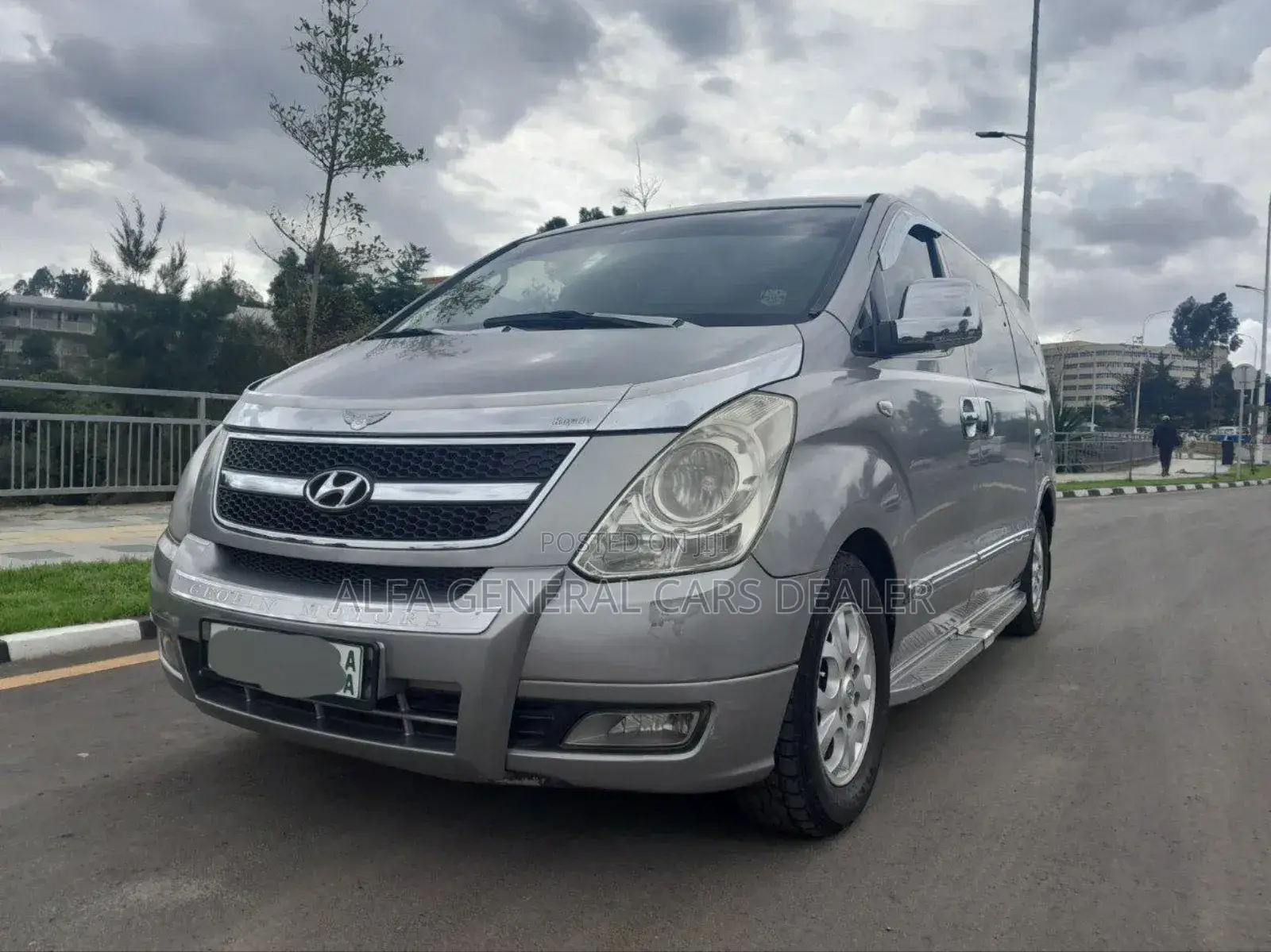 Hyundai H1 2016 Silver