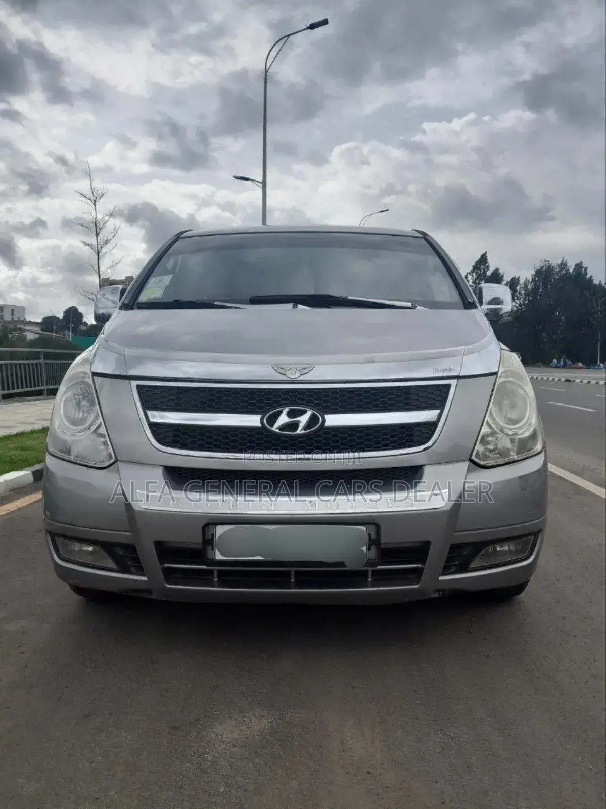 Hyundai H1 2016 Silver