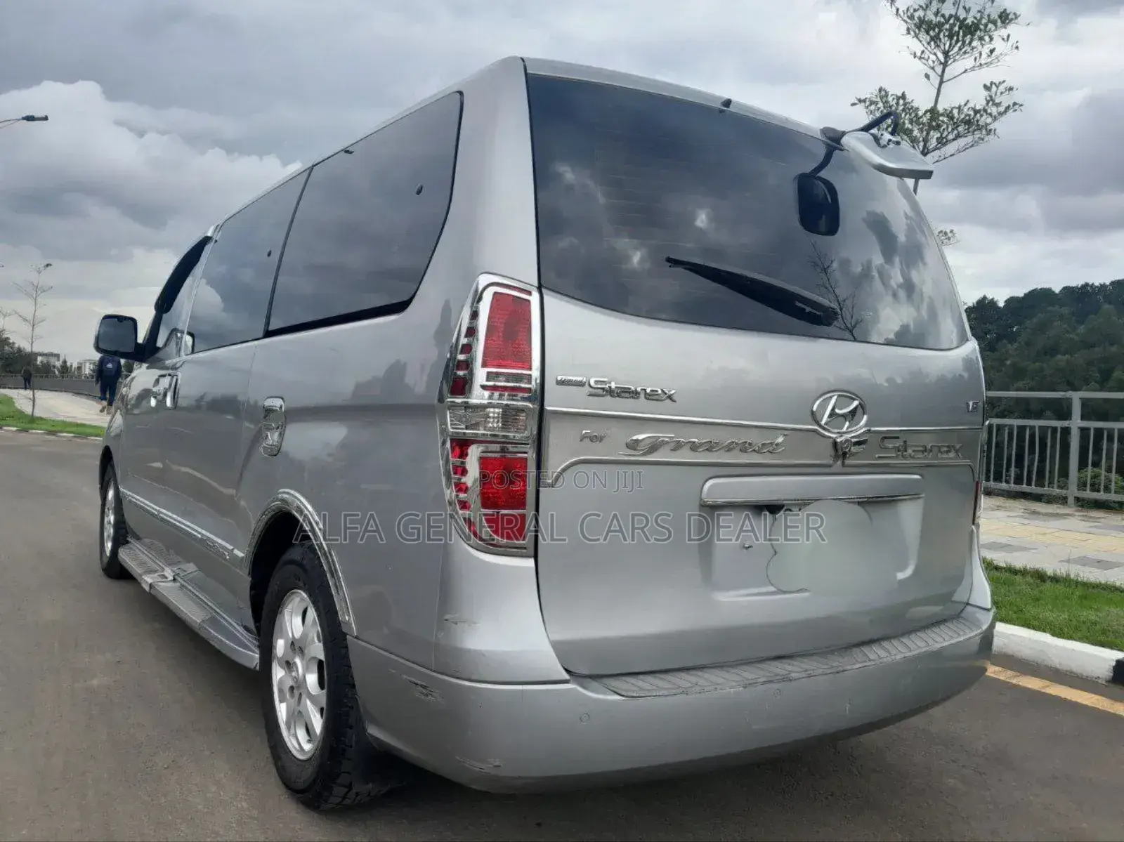 Hyundai H1 2016 Silver