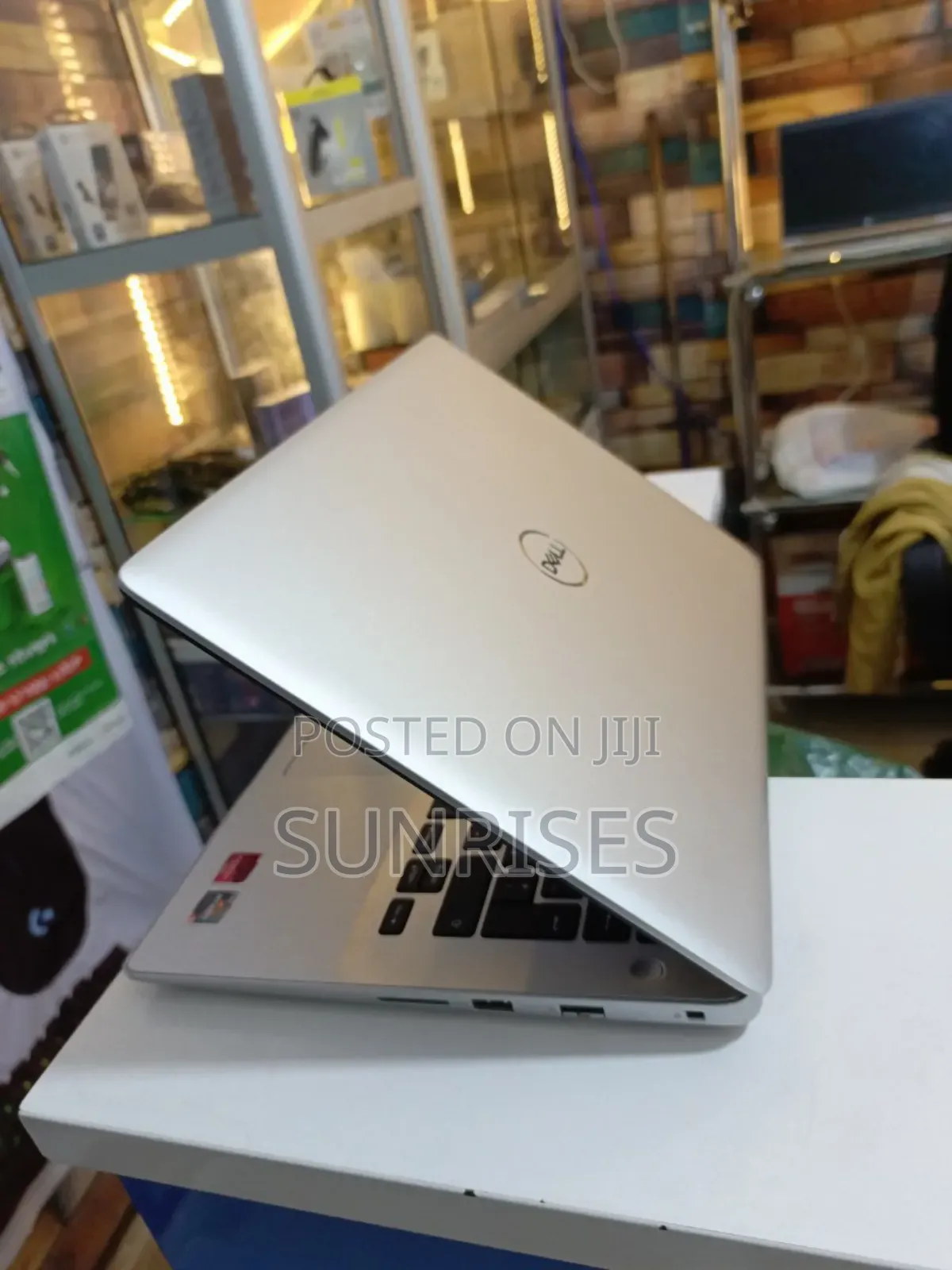 New Laptop Dell Inspiron 15 16GB AMD Ryzen 3 SSD 512GB