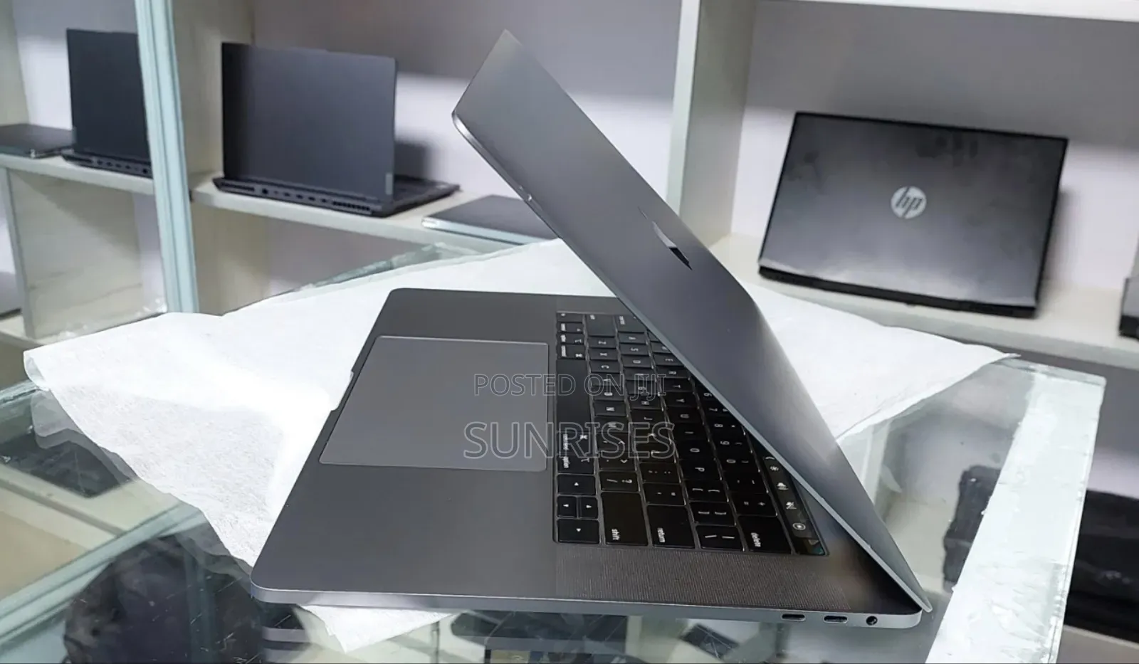 New Laptop Apple MacBook Pro 2019 32GB Intel Core I9 SSD 512GB