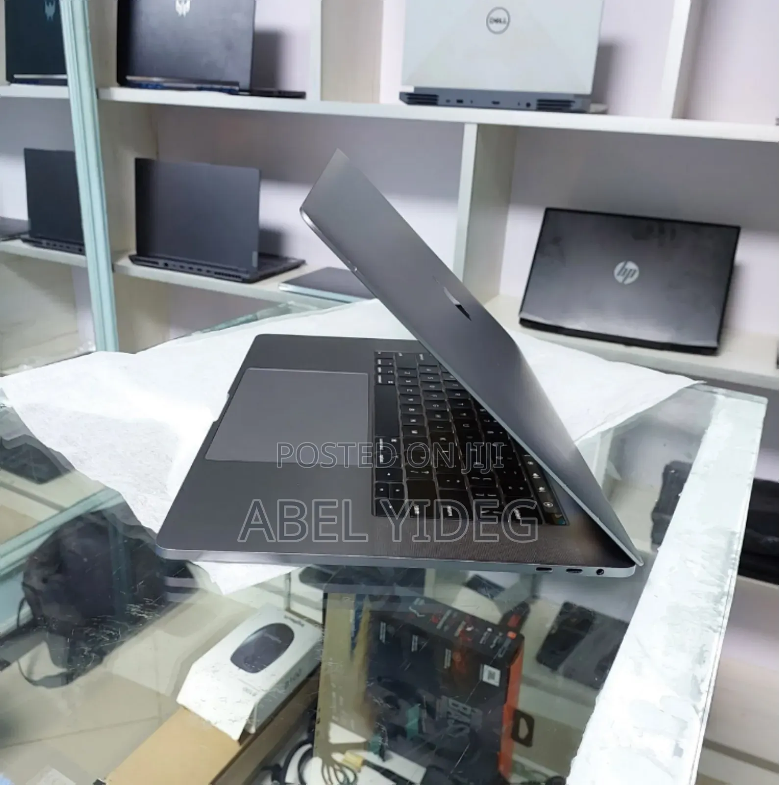 New Laptop Apple MacBook Pro 2019 32GB Intel Core I9 SSD 512GB