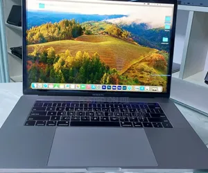 New Laptop Apple MacBook Pro 2019 32GB Intel Core I9 SSD 512GB