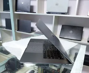 New Laptop Apple MacBook Pro 2019 32GB Intel Core I9 SSD 512GB