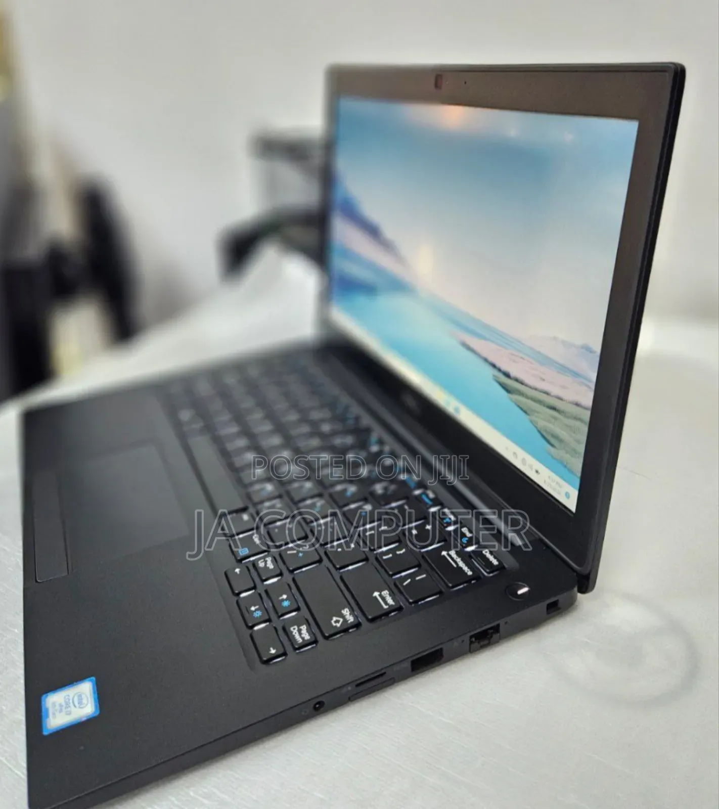 New Laptop Dell Latitude 5310 8GB Intel Core I7 SSD 256GB