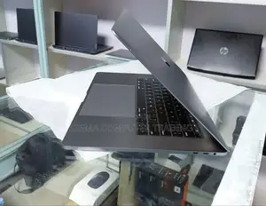 New Laptop Apple MacBook Pro 2019 32GB Intel Core I9 SSD 512GB