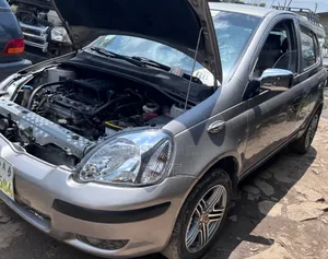 Toyota Vitz 2005 Beige