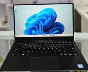 New Laptop Dell XPS 13 (9360) 8GB Intel Core I7 SSD 512GB