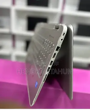 New Laptop HP Envy X360 8GB Intel Core I5 SSD 1T